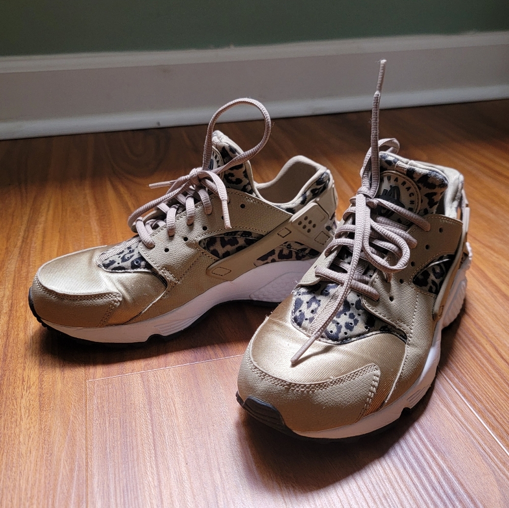 Nike Huarache leopard print sneakers